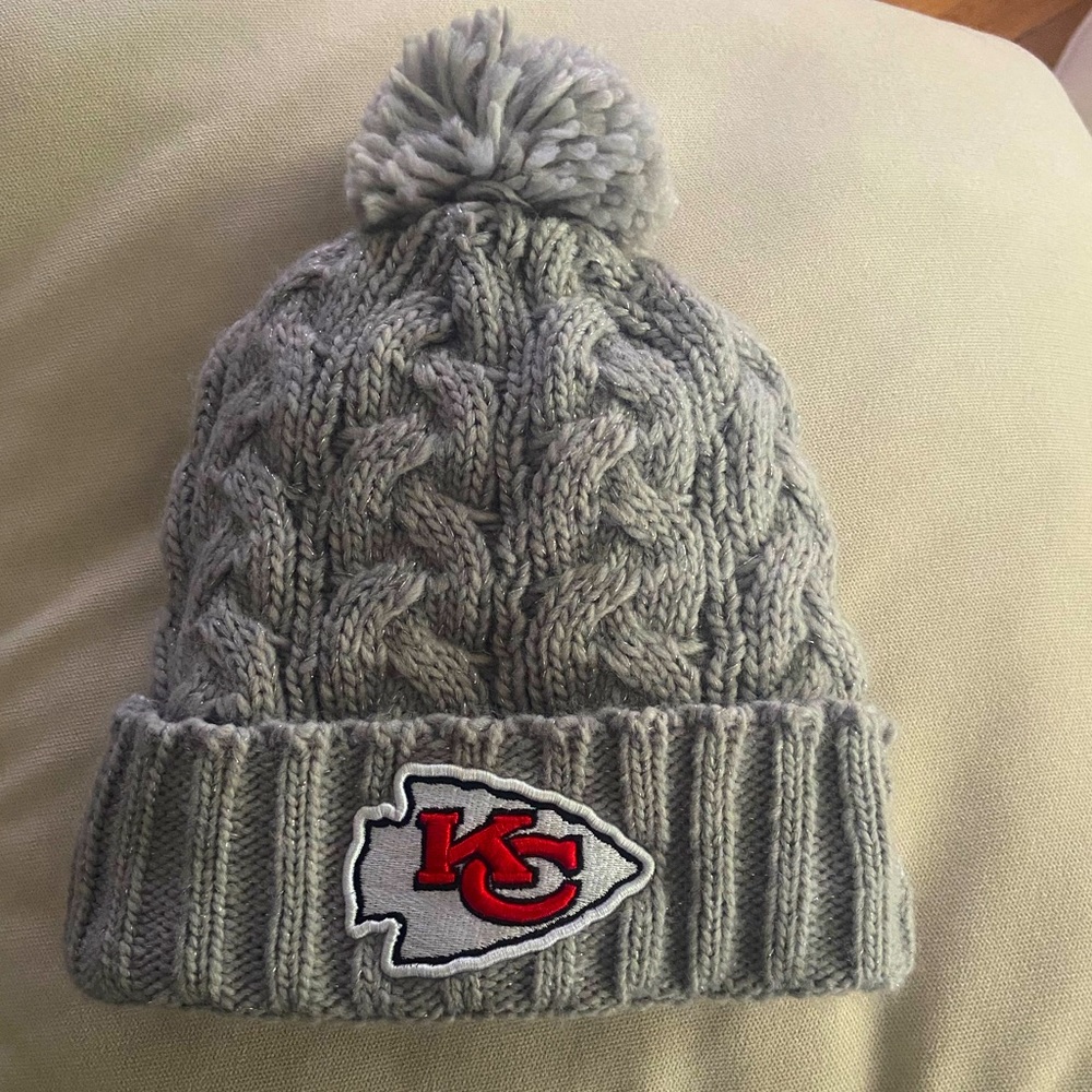 Kansas City Chiefs Women’s Pom Beanie